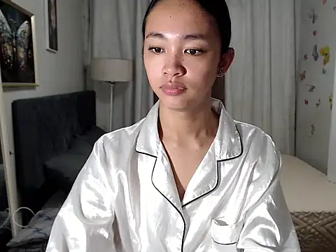 Snapshot of Ur_innocent_womenXxx chatting on April 19, 1:49 am Ur innocent womenXxx online show from April 19, 1:49 am