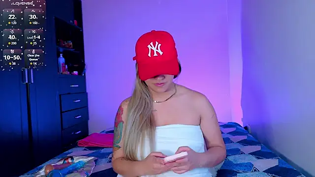 Snapshot of saradiazxxx chatting on July 2, 6:52 am saradiazxxx online show from July 2, 6:52 am