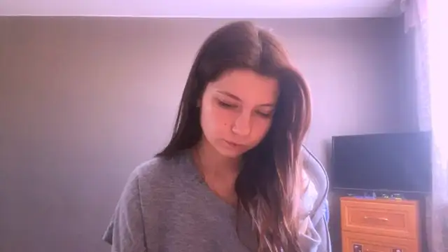 LunnaBliss online show from March 22, 9:45 am