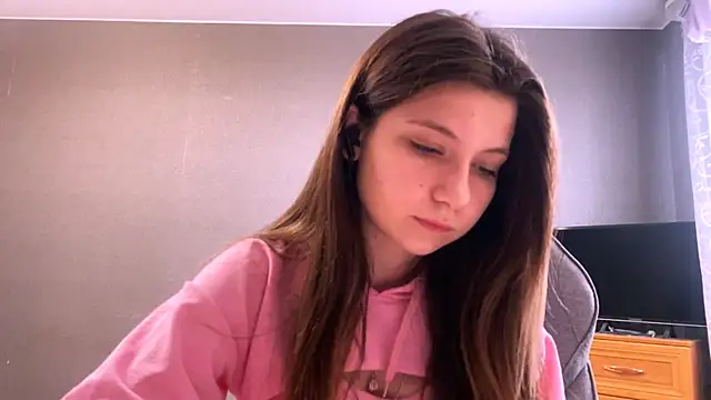 Snapshot of LunnaBliss chatting on April 28, 1:49 pm LunnaBliss online show from April 28, 1:49 pm