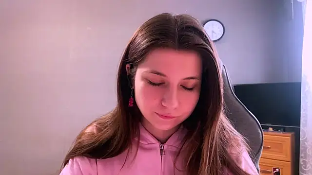 Snapshot of LunnaBliss chatting on May 14, 1:29 pm LunnaBliss online show from May 14, 1:29 pm