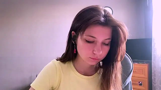 Snapshot of LunnaBliss chatting on May 18, 1:17 pm LunnaBliss online show from May 18, 1:17 pm