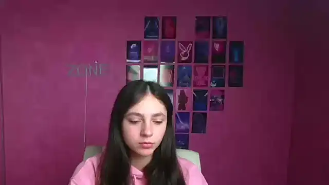 KissMeJulia online show from March 14, 6:30 am