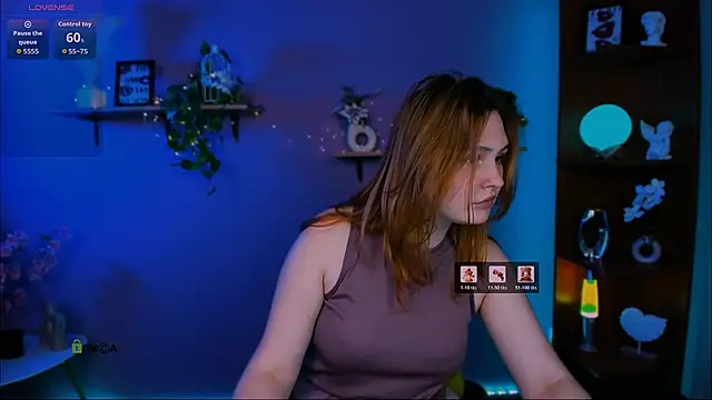 polly-cute online show from April 21, 6:44 pm