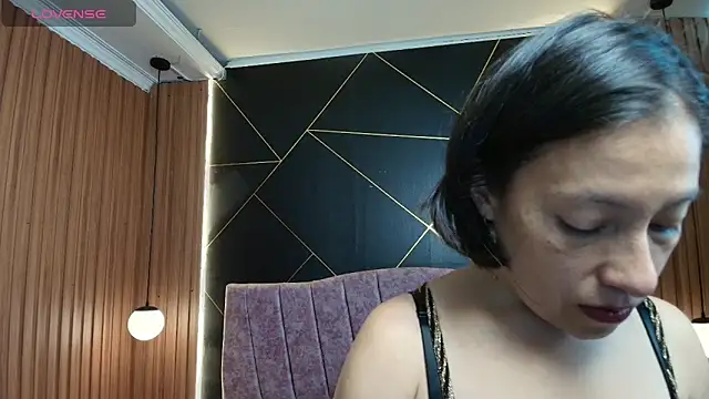 MoriahStorm online show from March 19, 12:09 pm