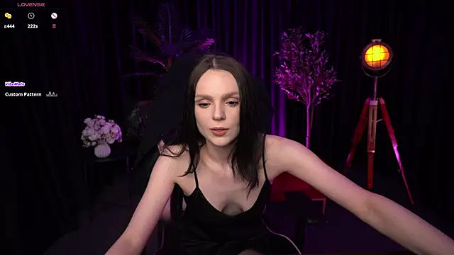 Snapshot of Wild_Alice_me chatting on April 22, 3:02 pm Wild Alice me online show from April 22, 3:02 pm
