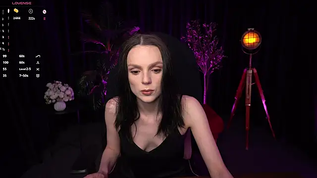 Snapshot of Wild_Alice_me chatting on April 24, 3:03 pm Wild Alice me online show from April 24, 3:03 pm