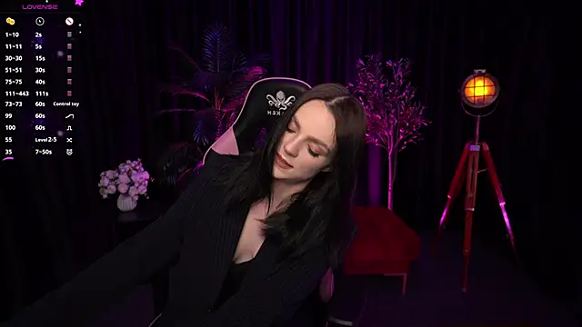 Snapshot of Wild_Alice_me chatting on April 29, 3:27 pm Wild Alice me online show from April 29, 3:27 pm