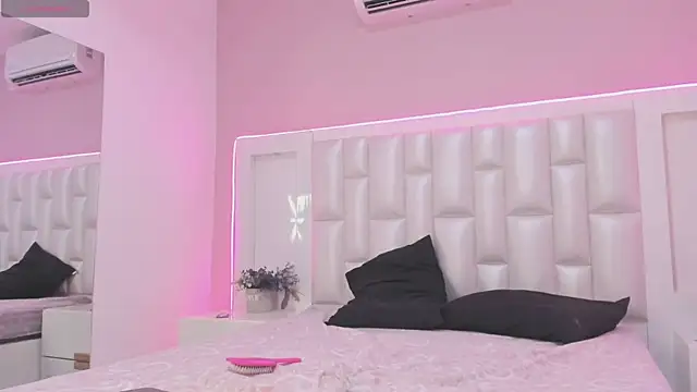 Liia Collins online show from March 19, 5:50 pm