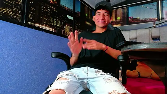 EstevenBrown1 online show from March 3, 12:44 pm