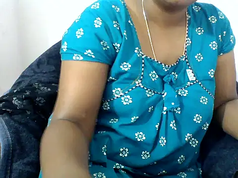 Snapshot of Angel_honeybear_143 chatting on February 24, 7:28 am Angel honeybear 143 online show from February 24, 7:28 am