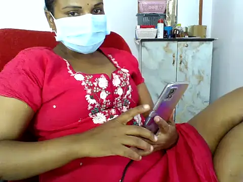 Snapshot of Angel_honeybear_143 chatting on July 9, 8:07 am Angel honeybear 143 online show from July 9, 8:07 am
