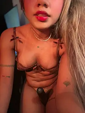 Dulce Sofi  online show from April 11, 11:53 pm