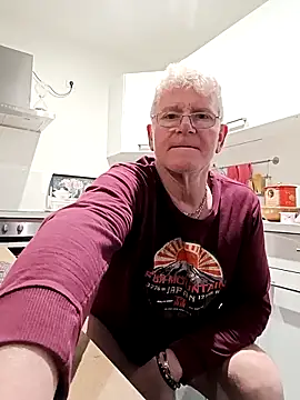 olivbisoumis online show from March 1, 6:37 am