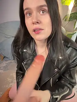 JustMira online show from April 28, 2:27 am