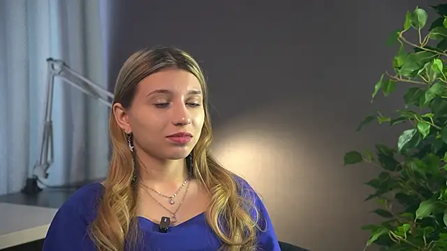 Snapshot of SuAvison chatting on February 22, 8:13 am SuAvison online show from February 22, 8:13 am