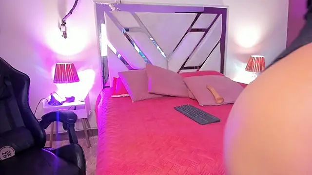 Esmeralda carrascal online show from March 3, 3:23 am