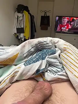 Snapshot of Crevette311 chatting on November 14, 1:32 pm Crevette311 online show from November 14, 1:32 pm