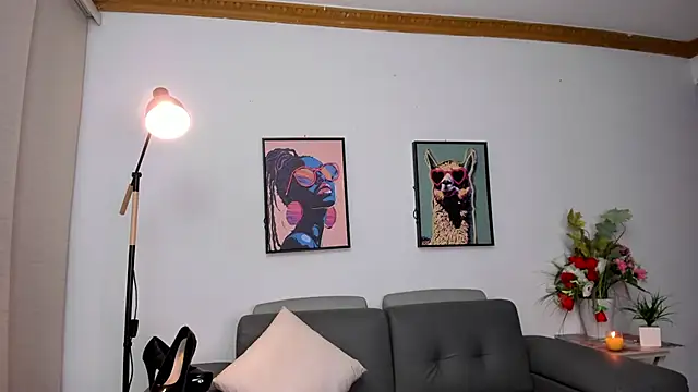 Snapshot of aria-voss chatting on February 20, 1:11 pm aria-voss online show from February 20, 1:11 pm