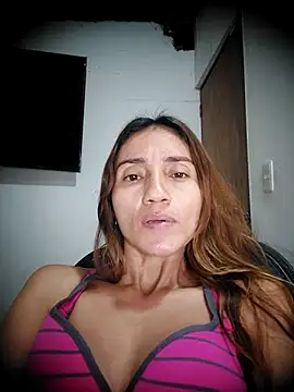 Snapshot of isaa- chatting on April 29, 2:21 pm isaa- online show from April 29, 2:21 pm