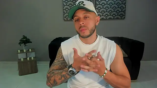 Snapshot of Daniel_kingx chatting on February 18, 1:07 pm Daniel kingx online show from February 18, 1:07 pm