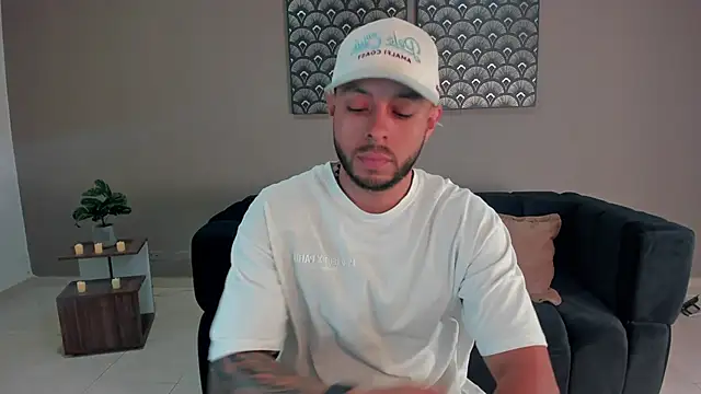 Snapshot of Daniel_kingx chatting on February 23, 11:51 am Daniel kingx online show from February 23, 11:51 am