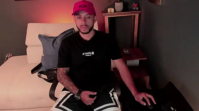 Daniel kingx online show from April 14, 1:50 pm