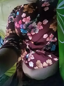 BreezySexyGirl69 online show from June 3, 7:22 am
