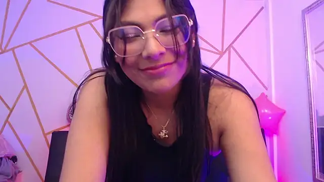 Snapshot of yvanna__smith chatting on February 25, 4:11 am yvanna smith online show from February 25, 4:11 am