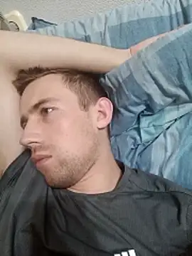 Snapshot of ---Dark--- chatting on April 3, 5:22 pm ---Dark--- online show from April 3, 5:22 pm