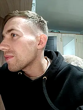Snapshot of ---Dark--- chatting on April 30, 8:57 pm ---Dark--- online show from April 30, 8:57 pm