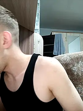 Snapshot of ---Dark--- chatting on May 9, 9:58 am ---Dark--- online show from May 9, 9:58 am