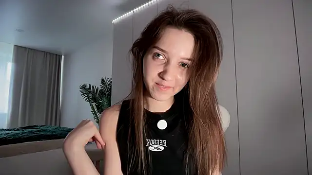 monnymoonn online show from March 10, 5:56 am