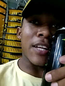 Snapshot of Thasmien chatting on February 24, 12:19 am Thasmien online show from February 24, 12:19 am