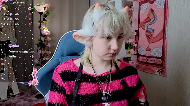 Snapshot of May_leaf chatting on February 27, 1:38 am May leaf online show from February 27, 1:38 am