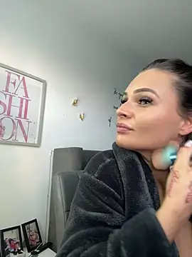 Snapshot of Destinylovex chatting on March 3, 7:14 am Destinylovex online show from March 3, 7:14 am