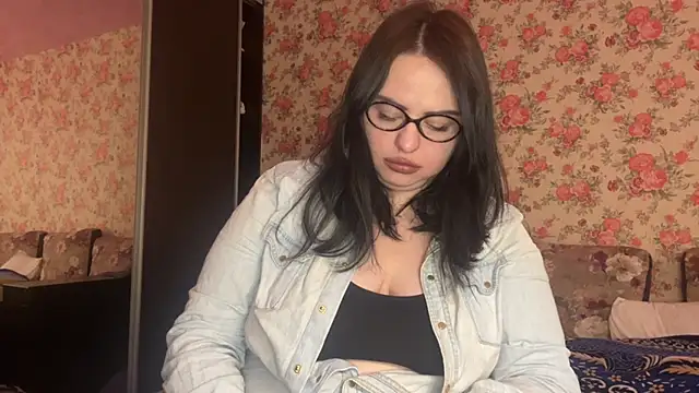 Snapshot of CherylEdwards chatting on March 28, 10:59 am CherylEdwards online show from March 28, 10:59 am