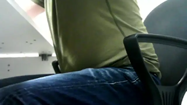 Snapshot of gitano697 chatting on February 26, 1:43 pm gitano697 online show from February 26, 1:43 pm