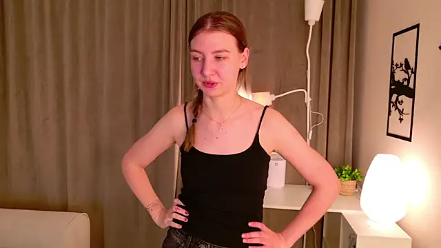 Snapshot of PinkClou9 chatting on April 5, 10:07 pm PinkClou9 online show from April 5, 10:07 pm