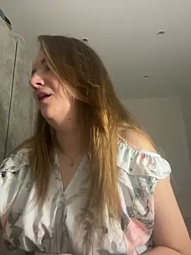 DistrictGirl online show from April 1, 6:16 pm