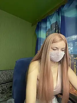 SophieBlackwood online show from June 3, 7:00 am