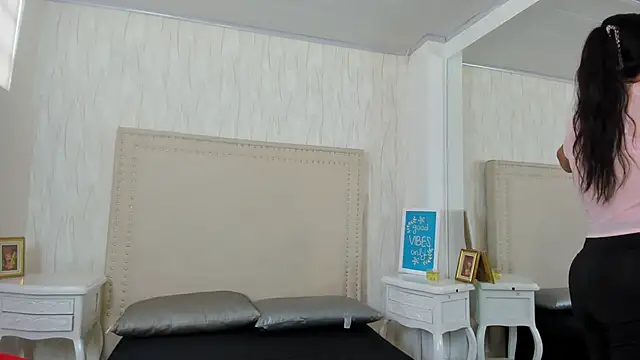Snapshot of FernandaAvilax chatting on April 24, 7:27 pm FernandaAvilax online show from April 24, 7:27 pm