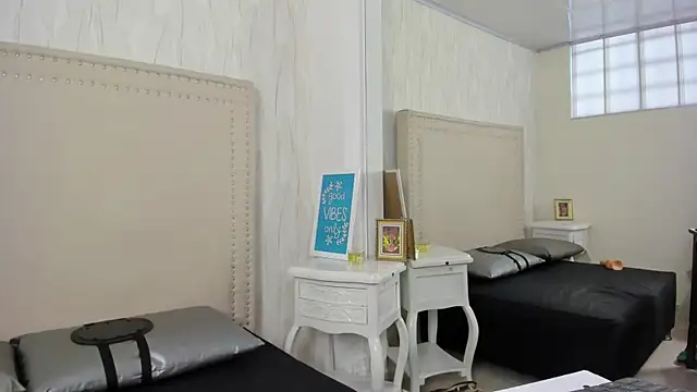 Snapshot of FernandaAvilax chatting on May 19, 6:47 pm FernandaAvilax online show from May 19, 6:47 pm
