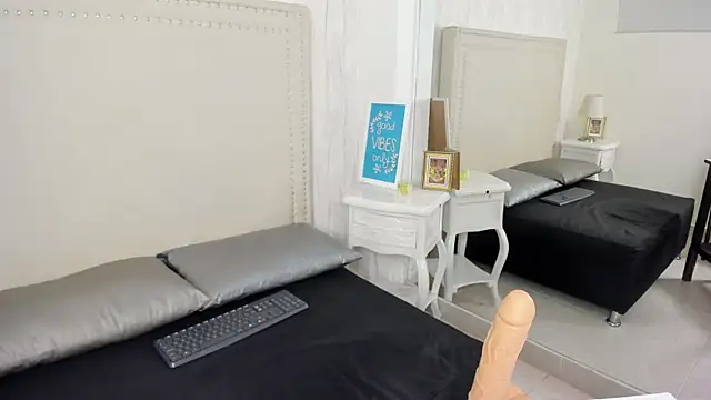 Snapshot of FernandaAvilax chatting on May 27, 1:57 am FernandaAvilax online show from May 27, 1:57 am