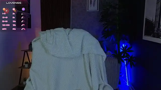 SophyAdams online show from March 31, 8:09 pm