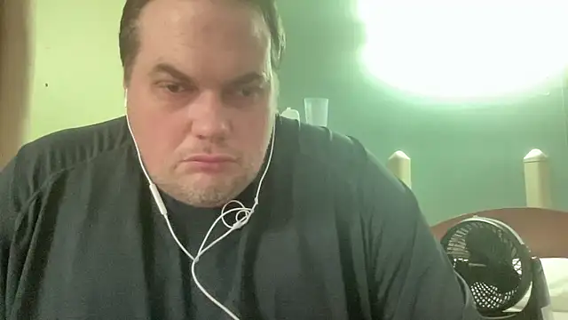 Snapshot of bdsm335 chatting on February 21, 4:08 pm bdsm335 online show from February 21, 4:08 pm