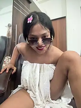 Snapshot of sizzler_hotz chatting on May 19, 4:13 pm sizzler hotz online show from May 19, 4:13 pm