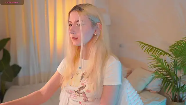 Aiko Takana online show from February 20, 12:49 pm