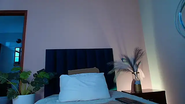 Snapshot of KatrionaNyx chatting on April 30, 9:08 pm KatrionaNyx online show from April 30, 9:08 pm