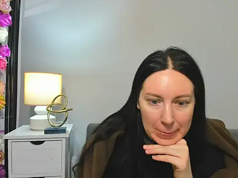 Snapshot of MiaFair chatting on February 21, 6:14 am MiaFair online show from February 21, 6:14 am